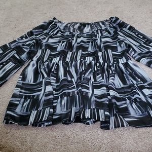 💚💚 black and grey AB Studio 3/4 sleeve top